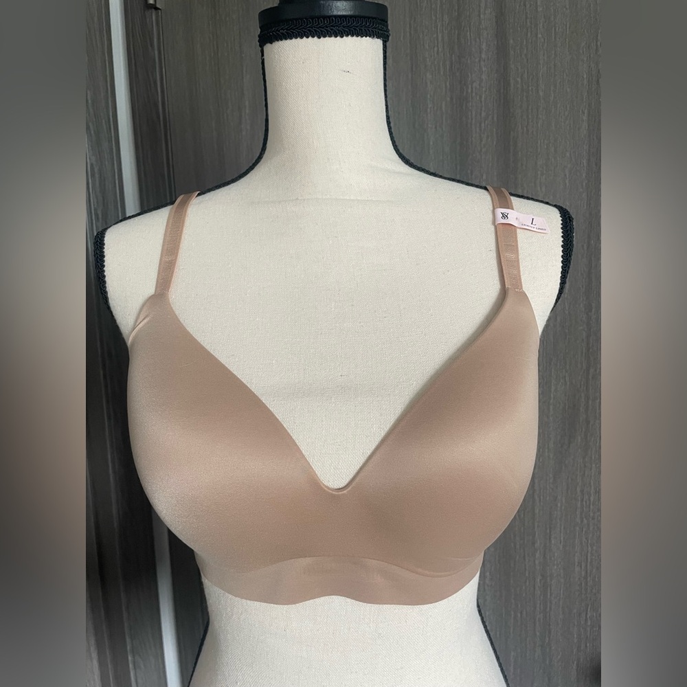 (2)Victoria’s Secret Body by Victoria Wireless Comfort Bra